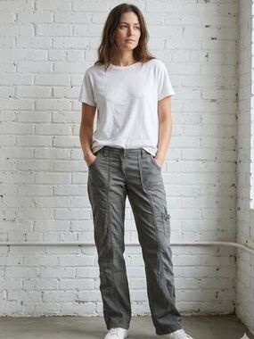 Reitmans Grey Cargo Pants Size 5 Utility‑Core Trend | Street‑Casual Minimalism